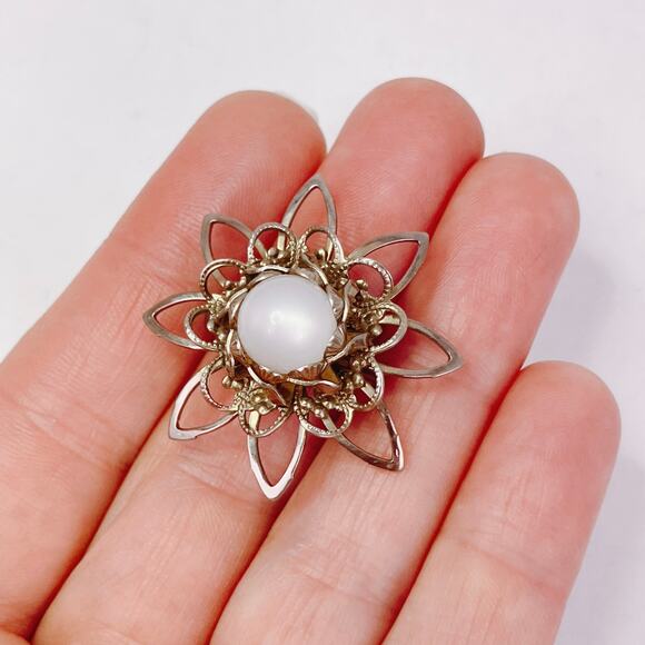 VTG Mid Century Moonglow Brooch Lucite Floral Starburst Pin Silver Tone - Picture 2 of 9